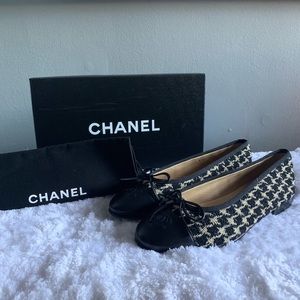 NWT- Ladie’s Chanel Flats